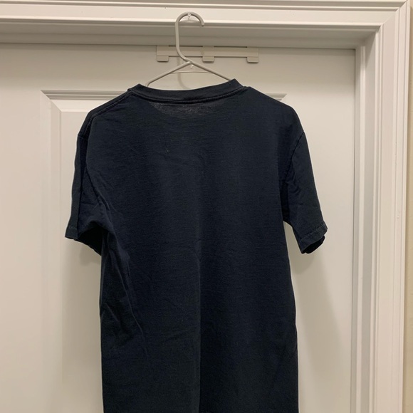 Chicago Bulls Basketball Team’Back to ‘Back Championship Tee Shirt ‘91, 92 Team - Picture 2 of 3